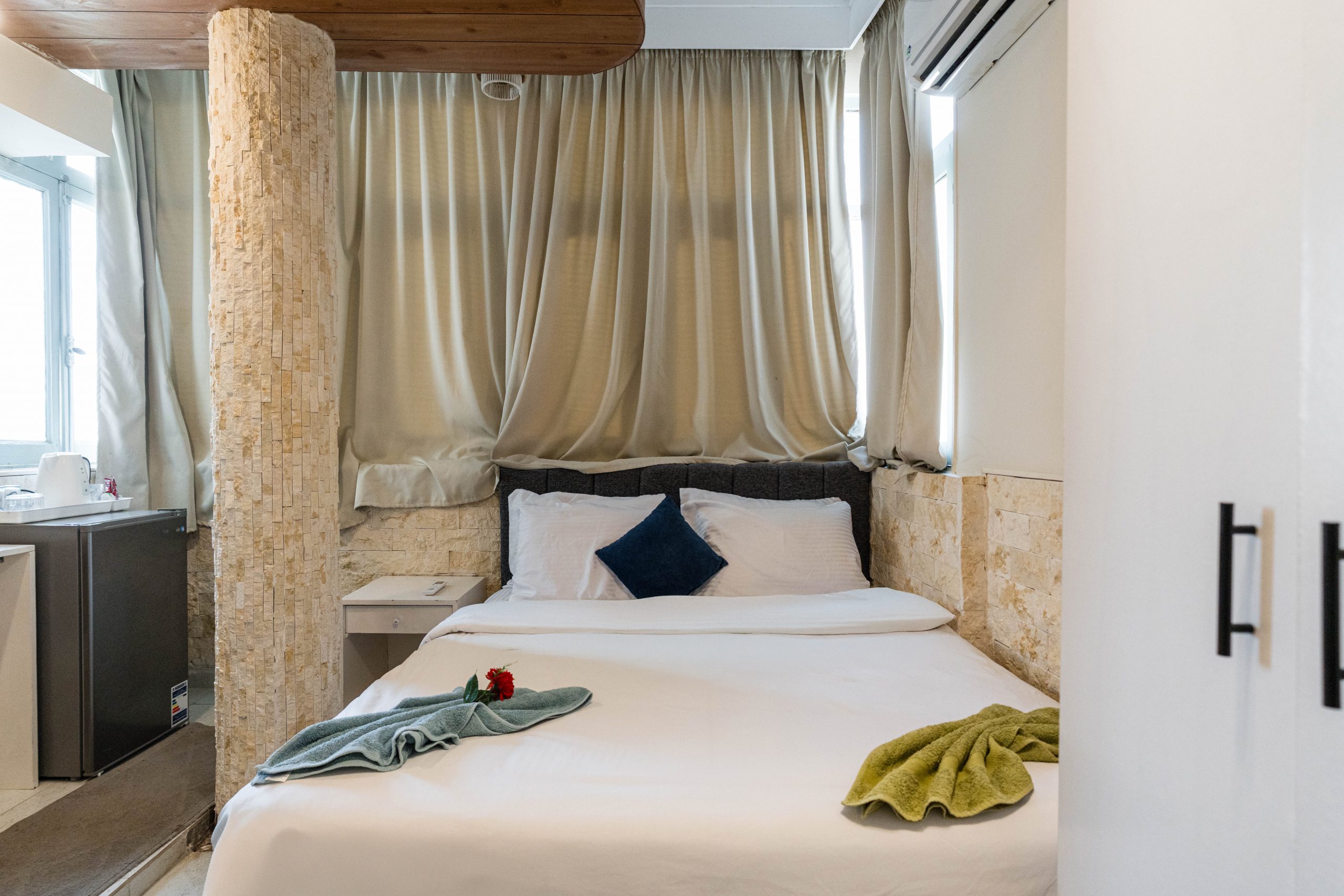 Queen Room - Pyramids View