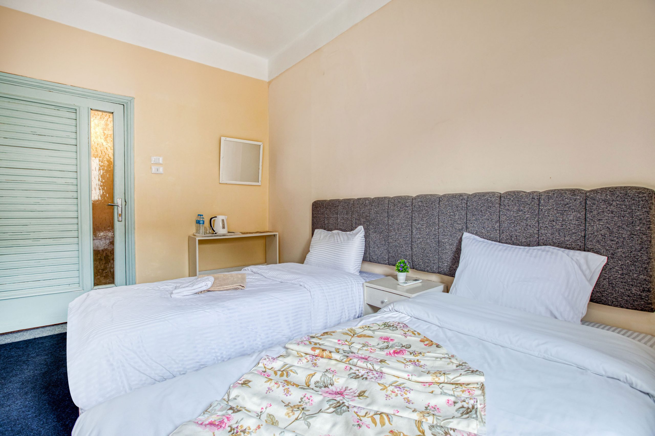 Deluxe Room - Pyramids View (Window)
