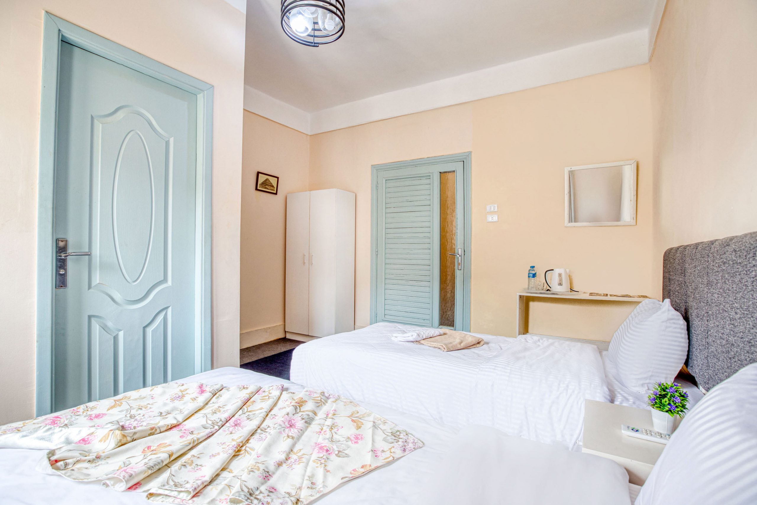 Deluxe Room - Pyramids View (Window)